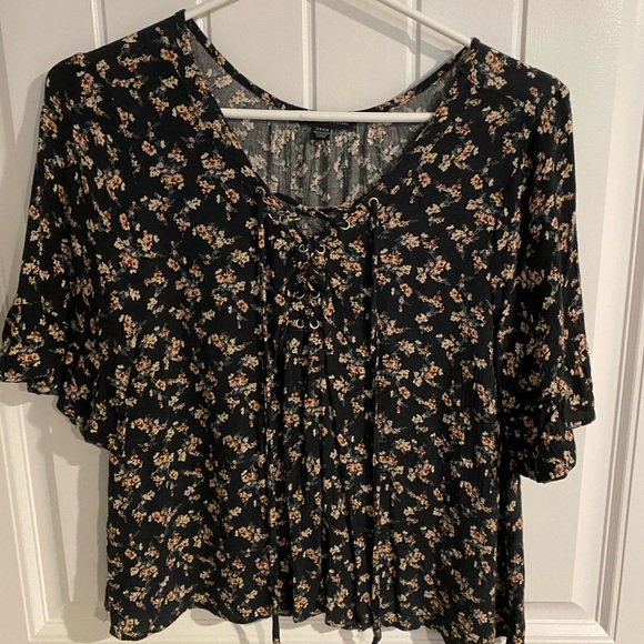 Floral blouse from American Eagle - Picture 1 of 1